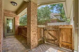 10 E Sterling Pond Cir, The Woodlands, TX 77382 - Photo 50