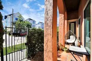 1141 W 23rd St, Houston, TX 77008 - Photo 2