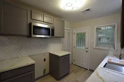 10213 Fairland Drive, Houston, TX 77051 - Photo 6