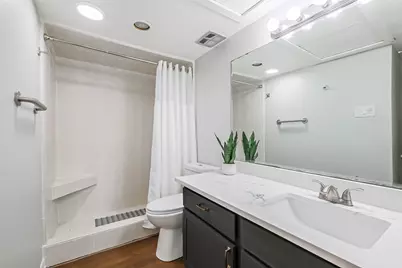 7575 Katy Freeway #101, Houston, TX 77024 - Photo 12