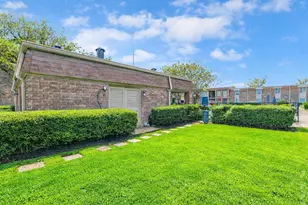 7575 Katy Fwy, Houston, TX 77024 - Photo 20