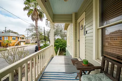 1301 17th Street, Galveston, TX 77550 - Photo 4