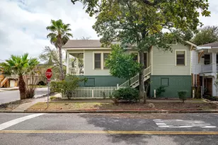 1301 17th St, Galveston, TX 77550 - Photo 2