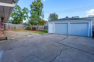 10715 Wickersham Ln, Houston, TX 77042 - Photo 6