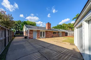 10715 Wickersham Ln, Houston, TX 77042 - Photo 4