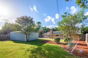 10715 Wickersham Ln, Houston, TX 77042 - Photo 10