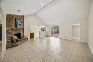 11834 S Fairhollow Ln, Houston, TX 77043 - Photo 2