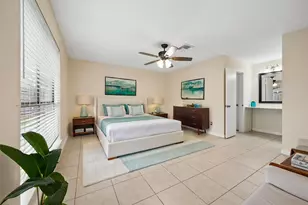 11834 S Fairhollow Ln, Houston, TX 77043 - Photo 10