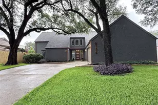 1315 Warwickshire Dr, Houston, TX 77077 - Photo 2