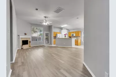 218 Silverbrook Lane, Dickinson, TX 77539 - Photo 6