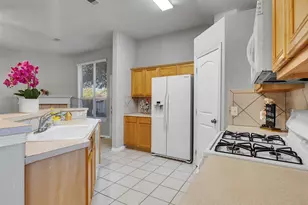 218 Silverbrook Ln, Dickinson, TX 77539 - Photo 16