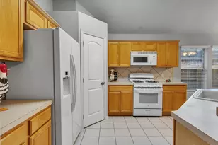 218 Silverbrook Ln, Dickinson, TX 77539 - Photo 14