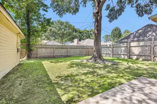 10 Brewster St, Conroe, TX 77301 - Photo 24