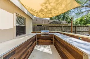17106 Summer Hollow Dr, Sugar Land, TX 77498 - Photo 28