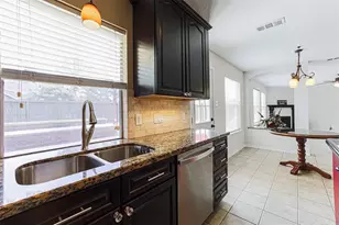 17106 Summer Hollow Dr, Sugar Land, TX 77498 - Photo 10