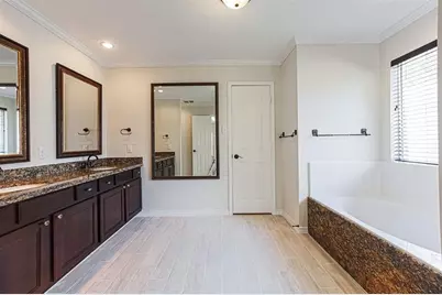 17106 Summer Hollow Drive, Sugar Land, TX 77498 - Photo 20