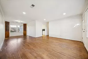 5122 Locust St, Bellaire, TX 77401 - Photo 10