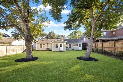 5122 Locust Street, Bellaire, TX 77401 - Photo 14