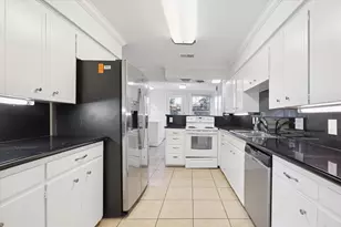 5122 Locust St, Bellaire, TX 77401 - Photo 12