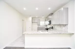 12202 Heather Flower Ln, Houston, TX 77014 - Photo 10