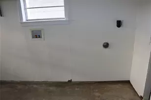 710 W 7th St, Freeport, TX 77541 - Photo 16