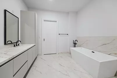 1711 Allen Parkway #2402, Houston, TX 77019 - Photo 14