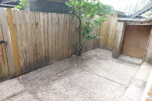 472 N Post Oak Ln, Houston, TX 77024 - Photo 50