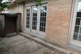 472 N Post Oak Ln, Houston, TX 77024 - Photo 18