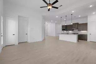 11810 Salty Bnd Dr, Mont Belvieu, TX 77523 - Photo 32