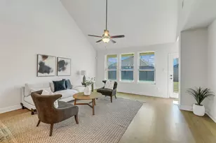 2754 Hidden Hollow Ln, Conroe, TX 77385 - Photo 10