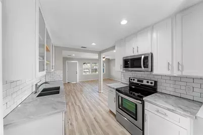 7019 Sur Court, Houston, TX 77033 - Photo 12