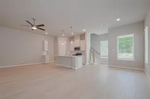 8917 Grovner Pl, Houston, TX 77055 - Photo 6