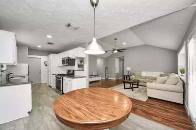 1113 Maple Creek Drive, La Porte, TX 77571 - Photo 12