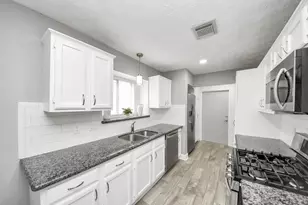 1113 Maple Creek Dr, La Porte, TX 77571 - Photo 14