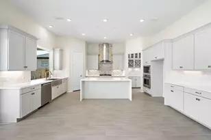 9806 Oakwood Trl, Missouri City, TX 77459 - Photo 8