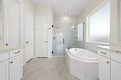 9806 Oakwood Trail, Missouri City, TX 77459 - Photo 12