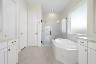 9806 Oakwood Trl, Missouri City, TX 77459 - Photo 12