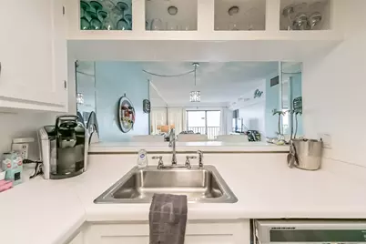 7310 Seawall Boulevard #404, Galveston, TX 77551 - Photo 6