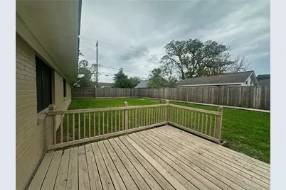 130 Bay Ridge Drive, Baytown, TX 77523 - Photo 16