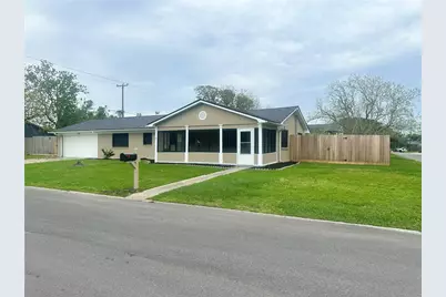 130 Bay Ridge Drive, Baytown, TX 77523 - Photo 1