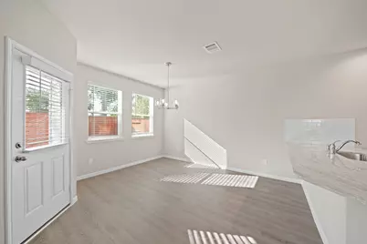 831 Red Oakland Drive, Houston, TX 77090 - Photo 4
