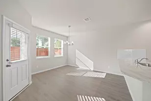 831 Red Oakland Dr, Houston, TX 77090 - Photo 4