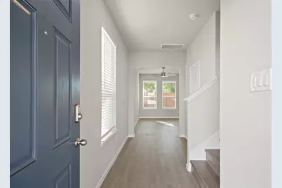 831 Red Oakland Drive, Houston, TX 77090 - Photo 2