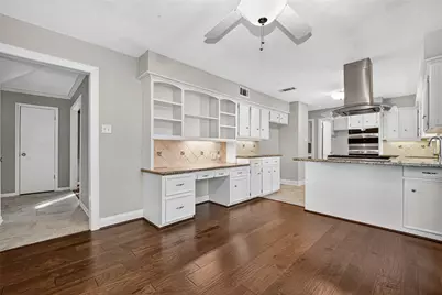 2403 Parkdale Drive, Kingwood, TX 77339 - Photo 20