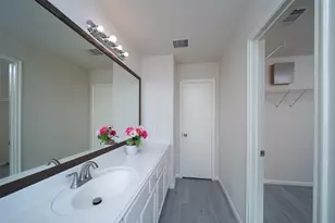 12934 Kingston Point Ln, Houston, TX 77047 - Photo 16