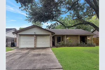807 Kirkwood Drive, Stafford, TX 77477 - Photo 2
