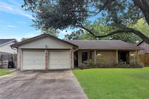 807 Kirkwood Dr, Stafford, TX 77477 - Photo 2