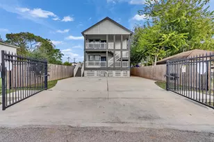 819 E 40th St, Houston, TX 77022 - Photo 2