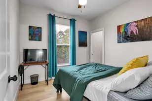 819 E 40th St, Houston, TX 77022 - Photo 14