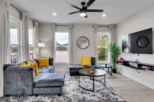 819 E 40th St, Houston, TX 77022 - Photo 4